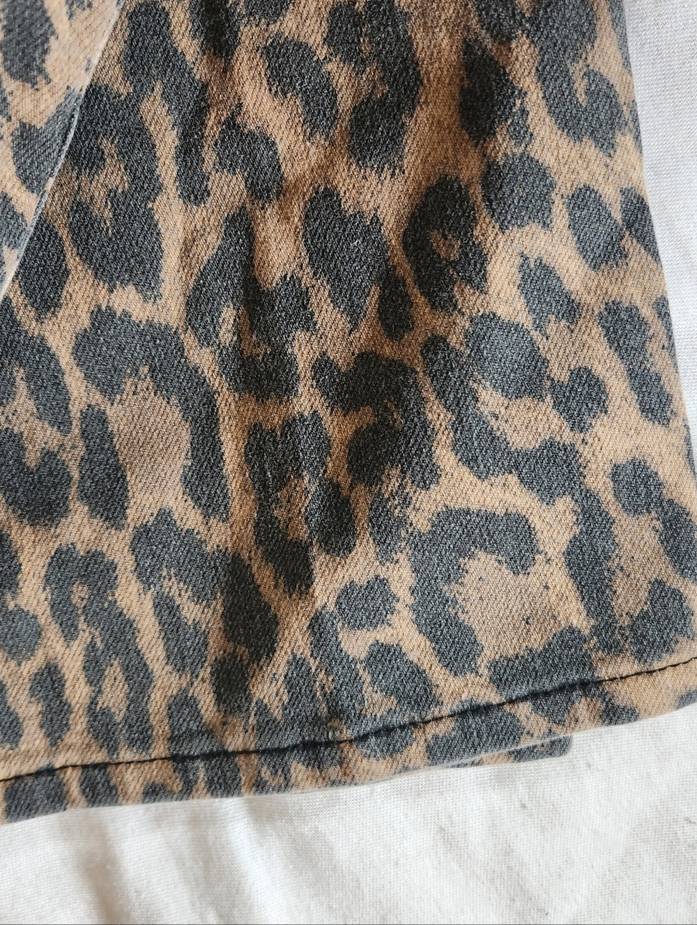 Good American Leopard Print Kick Flare Jeans High Rise NWT Size 8 - Picture 10 of 10